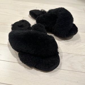 EMU Shearling slides in women’s size 10 in like-new condition